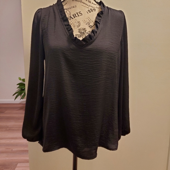 Old navy size small top - Picture 3 of 6